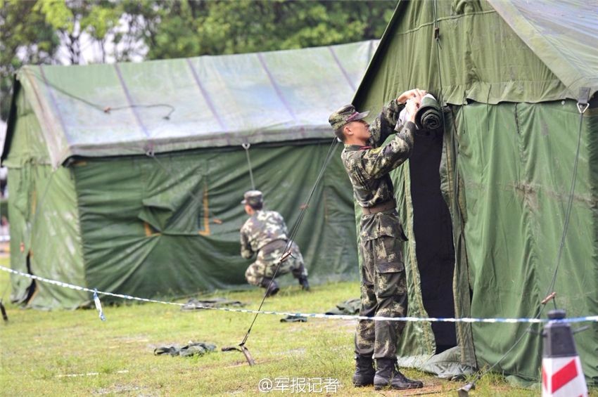 荣县军用充气大型帐篷